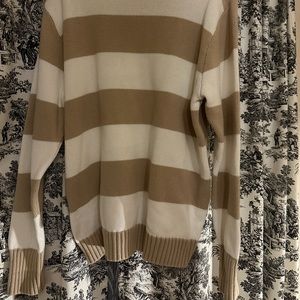 Women’s brandy Melville sweater never worn